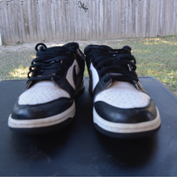 Nike Men's Black and White Sneakers - Picture 3 of 5